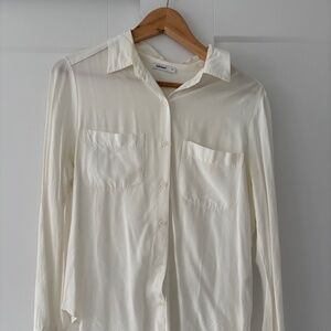 Subdued White flowy shirt